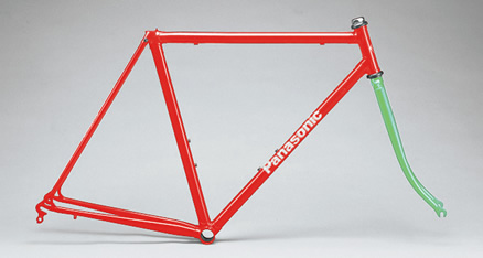 組み合わせ例1 ベースカラー：レッド + フロントフォーク：C.Pグリーン