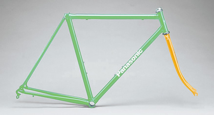 組み合わせ例2 ベースカラー：C.Pグリーン + フロントフォーク：サニーイエロー