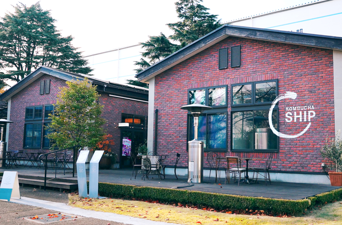 01：1110 CAFE / BAKERY