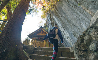 白髭神社と白髭の大岩