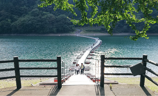 留浦の浮橋（とずらのうきはし）